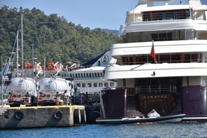 فخامة يخت ملك الأردن تشعل الصحافة التركية (صور)