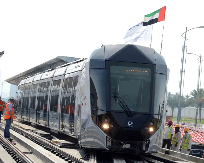  أسفلت دبي ينقل الملايين في عيد الأضحى