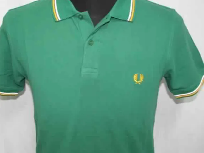 بالصور| سر القميص الذي جعل صاحبة يرتديه لمدة 18 عاما