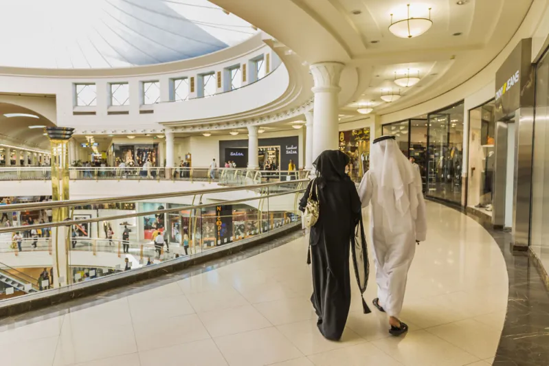 قصص مضحكة عن تعدد الزوجات.. فكاهة وغيرة وقتل