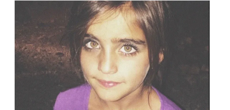 بائعة تين عيون لاتقاوم سحرت الإنترنت