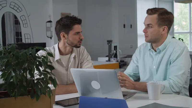 كيف تجني المال من يوتيوب أو موقعك الخاص؟ 