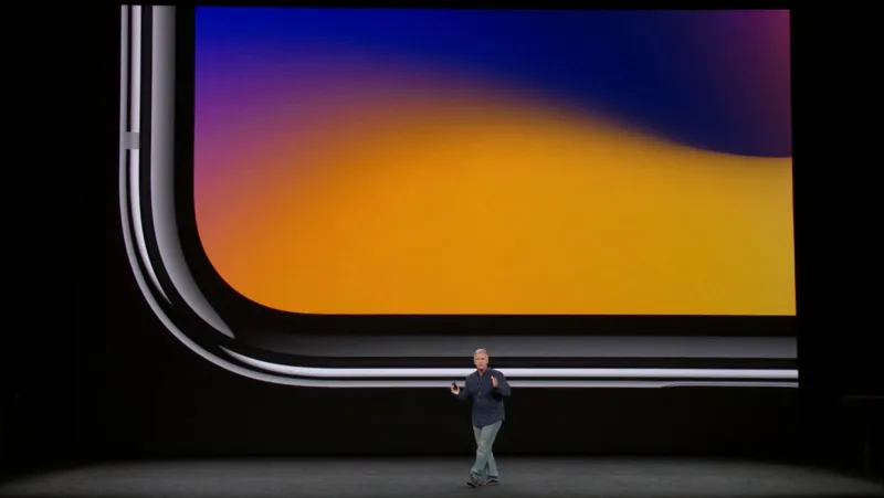 الاعلان عن الايفون X هاتف الذكرى العاشرة 