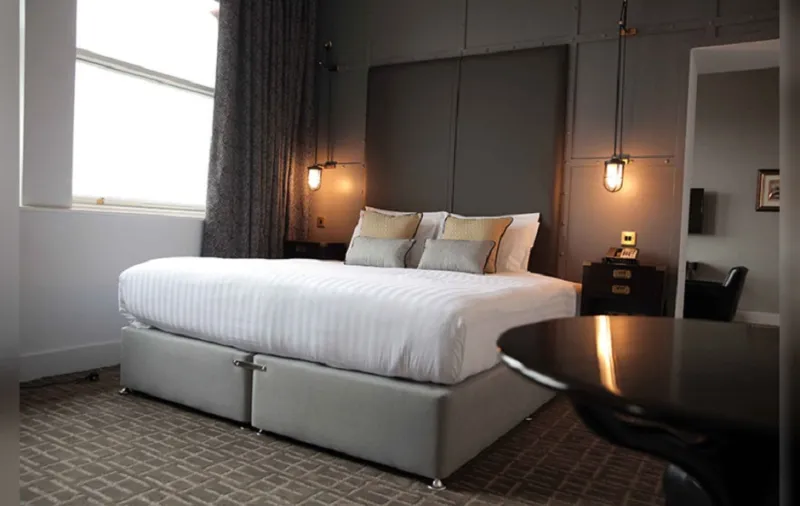 "تايتانيك" فندق ينقل زواره الى متن السفينة التاريخية!