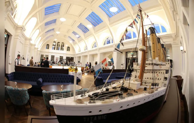 "تايتانيك" فندق ينقل زواره الى متن السفينة التاريخية!