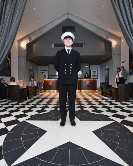 "تايتانيك" فندق ينقل زواره الى متن السفينة التاريخية!