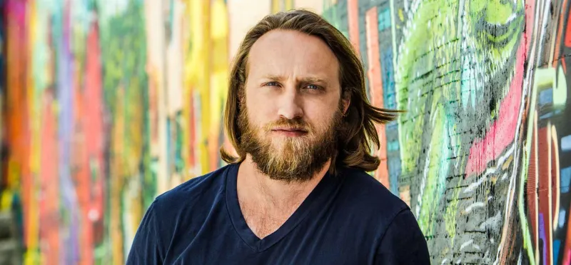 تشاد هيرلي.. كيف تحول من «رسام» إلي شريك مؤسس لـ«يوتيوب»؟