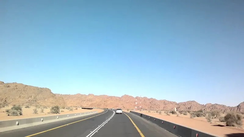 «#طريق_الموت_حايل_الشملي».. 3 سنوات ورائحة الدم لا تغادر منطقة حائل !