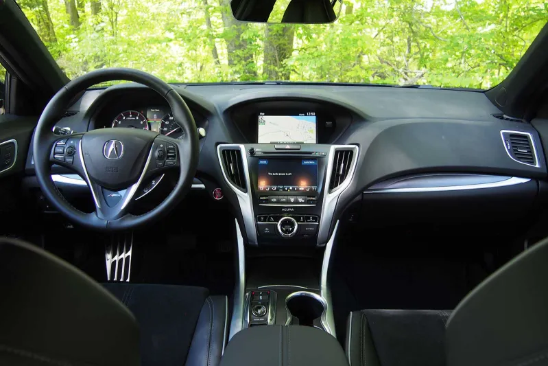 أكورا TLX 2018 مزيج بين الفخامة والمظهر الرياضي