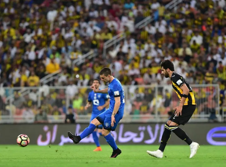 شاهد..أهداف وملخص مباراة الهلال والاتحاد (فيديو)