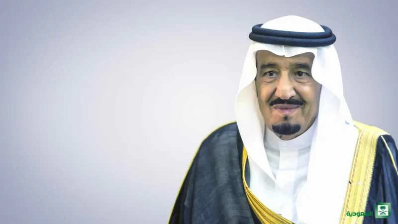 فيديو| برج المملكة بـ الرياض يتزين بصورة الملك سلمان