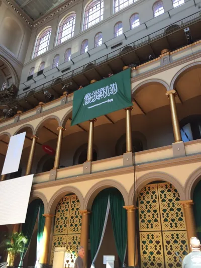 فيديو| السعوديون يحفتلون باليوم الوطني