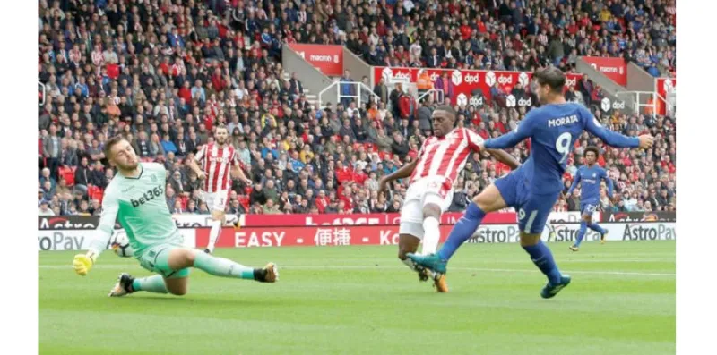 قطبا مانشستر يفوزان ويواصلان الصراع على صدارة الدوري الإنجليزي