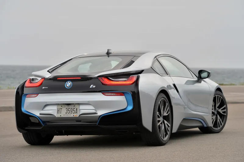 لعشاق BMW .. انتظروا نسخة قياسية من I8 في ربيع 2018 