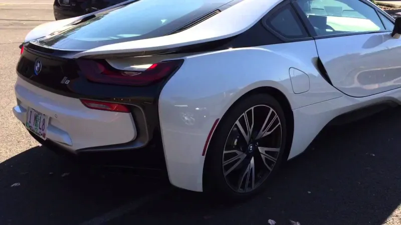 لعشاق BMW .. انتظروا نسخة قياسية من I8 في ربيع 2018 