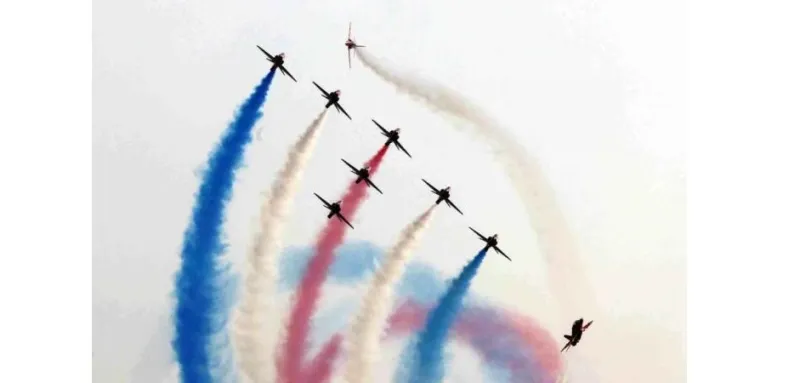 طائرات بريطانية تستعرض في سماء جدة