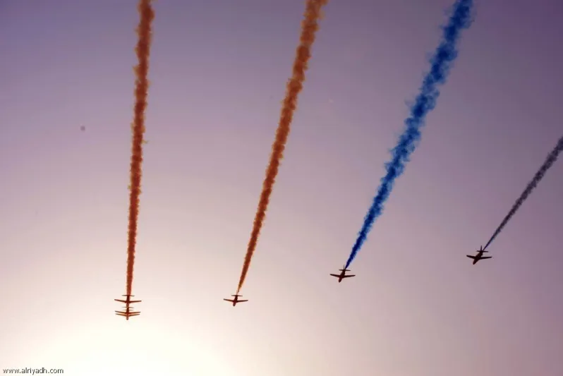 طائرات بريطانية تستعرض في سماء جدة