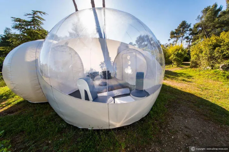 لاتفوتكم التجربة.. فندق فرنسي يجعلك تشاهد العالم من فقاعة بلاستيكية شفافة !