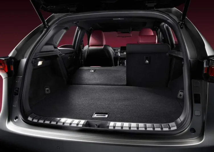 لكزس NX.. تجمع بين ديناميكية القيادة الرائعة وكفاءة الوقود الممتازة