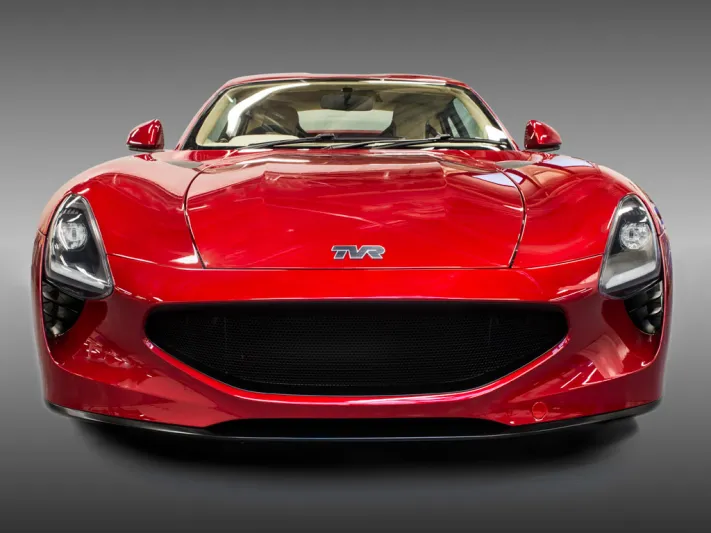 TVR Griffith تفتح عصراً جديداً في عالم السيارات الرياضية