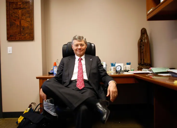 مؤسس "دومينوز بيتزا" الذي عاش في دار أيتام: "لم أكمل دراستي لحاجتي للمال"