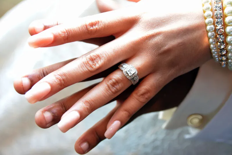 وداعا للحيرة..هكذا تشتري خاتم الزواج بأمان من الانترنت