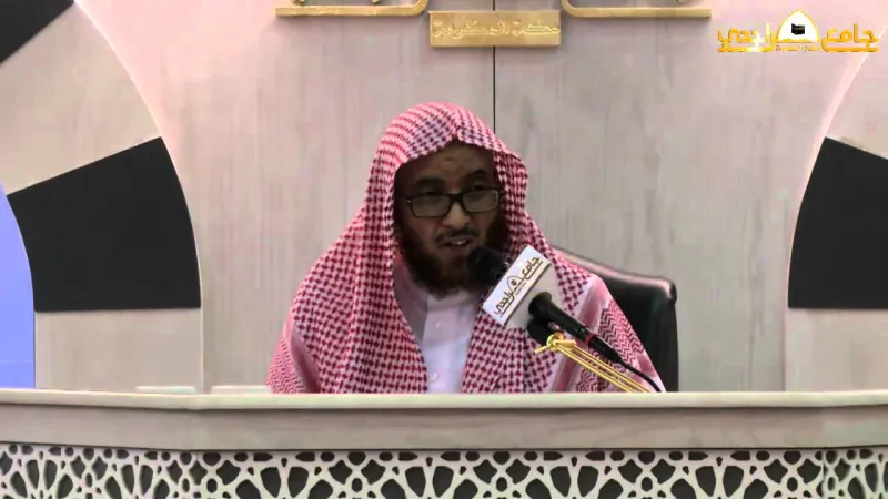 فيديو| اللحظات الأخيرة للداعية القرشي في محراب مسجد بمكة