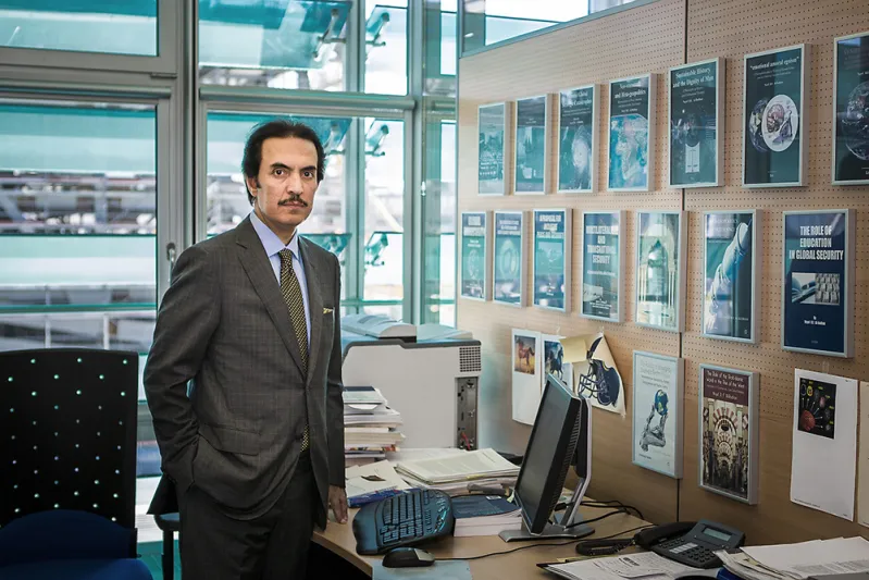 الفيلسوف والعالم والجراح السعودي نايف الروضان.. قصة نجاح مبهرة 