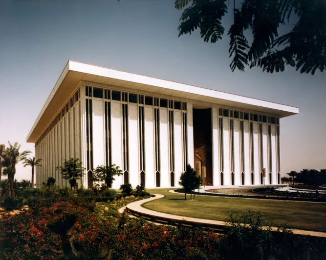 محافظ ساما لا مخاوف على ودائع البنك السعودي الفرنسي ولا يوجد قانون جديد لقطاع التأمين