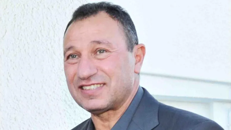 الخطيب يعلن قائمته النهائية لانتخابات النادي الأهلي