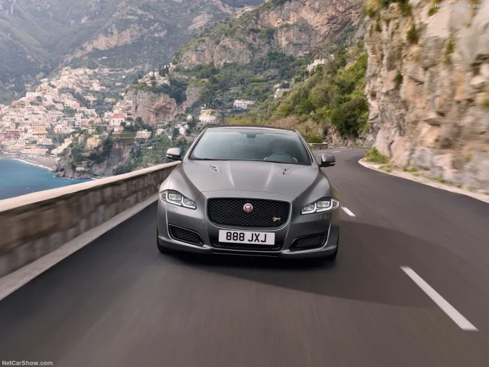 شاهد| جاغوار XJR.. متعة القيادة بانسيابية مذهلة !