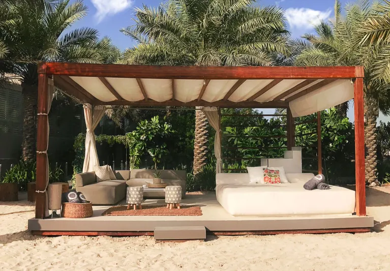 أطباق لذيذة ترّاس جديد وذكريات جديدة في ملاذ مميّز