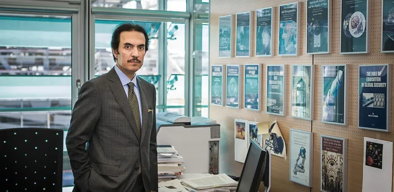 الفيلسوف والعالم والجراح السعودي نايف الروضان.. قصة نجاح مبهرة 