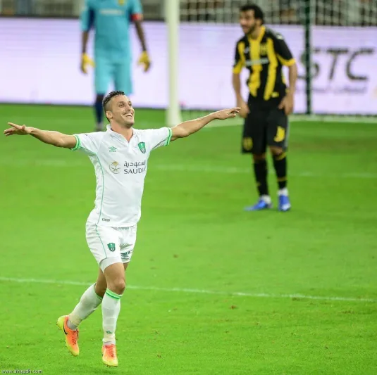 الأهلي يسقط الاتحاد بثلاثية نظيفة (فيديو)