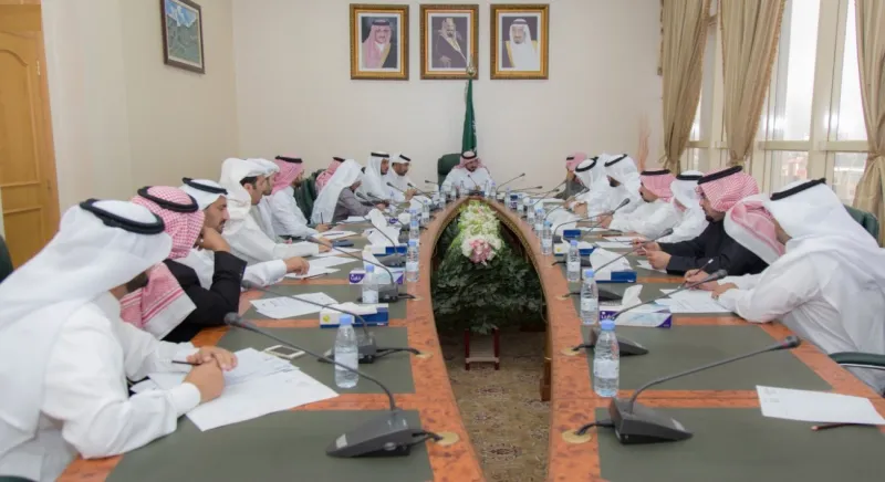 «#مقتل_رئيس_بلدية_محافظة_القرى» علي يد زميله في العمل !