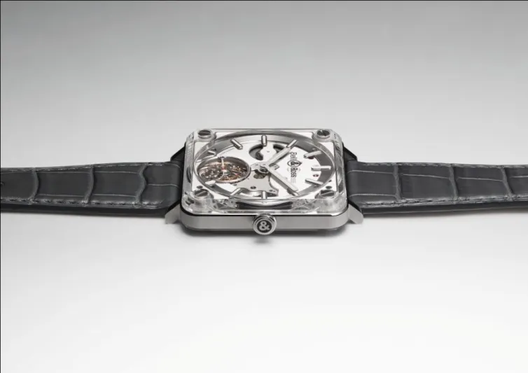 فيديو| لعشاق الساعات رفيعة الذوق.. bell &ross تطرح 99 قطعة فقط من BR-X2