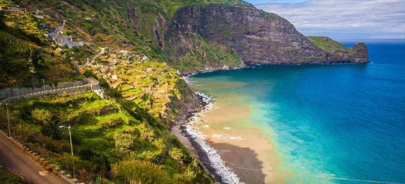 تشكلت بفضل بركان قبل مليون سنة.. تعرف علي كهوف ساو فيسنتي في الماديرا !