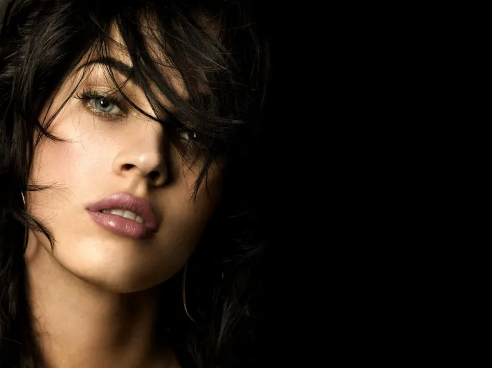 شاهد| مصورة رومانية توثق أجمل 500 امرأة حول العالم