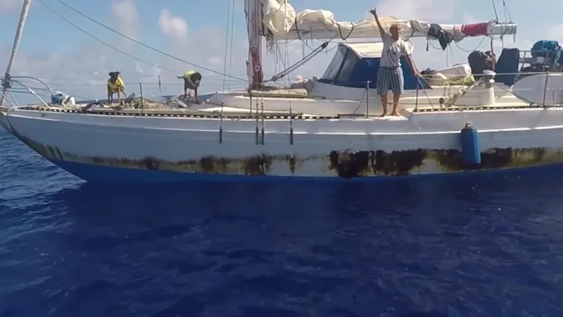 فيديو | ظلتا تائهتين لمدة 5 اشهر في المحيط 