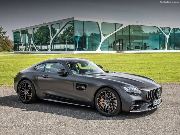 الإصدار 50 من مرسيدس بنز AMG GT C.. سحر لا يقاوم