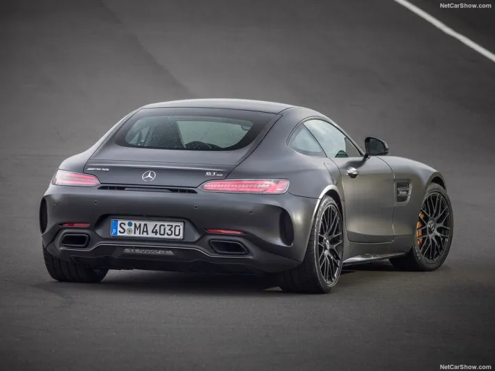 الإصدار 50 من مرسيدس بنز AMG GT C.. سحر لا يقاوم