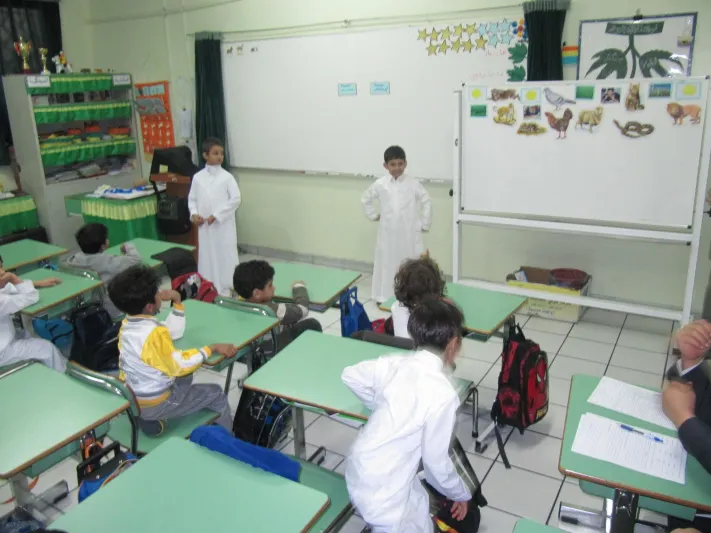 فيديو | زملاء دراسة يجتمعون لتكريم معلميهم بعد 30 عاما 