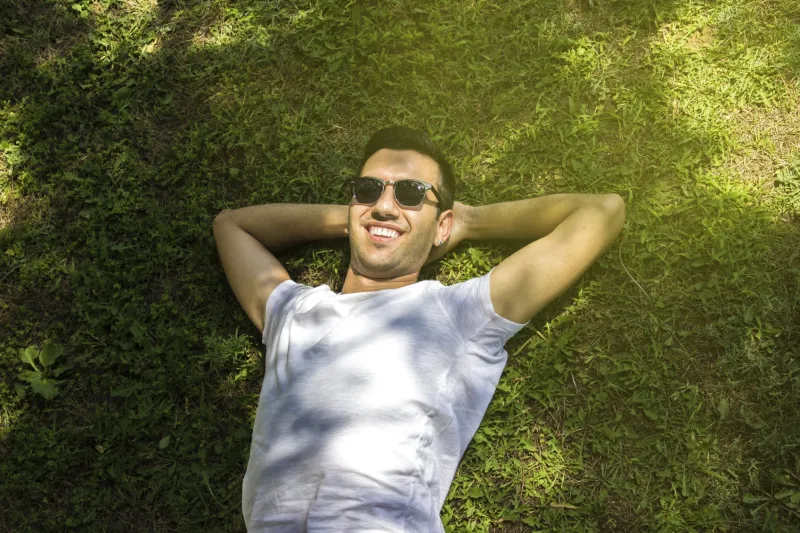 «Ray-Ban».. كيف تحولت من نظارات للجيش الأمريكي إلى عنوان الأناقة حول العالم ؟