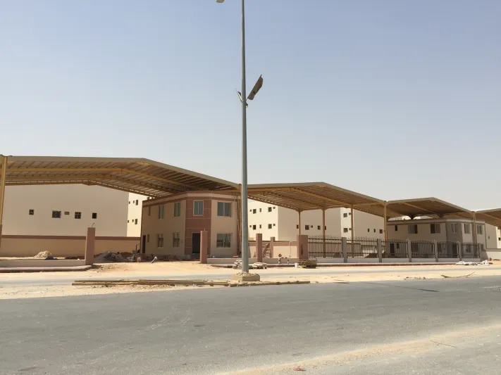 فيديو| مياه سطحية ملوثة تداهم أحياء الرياض