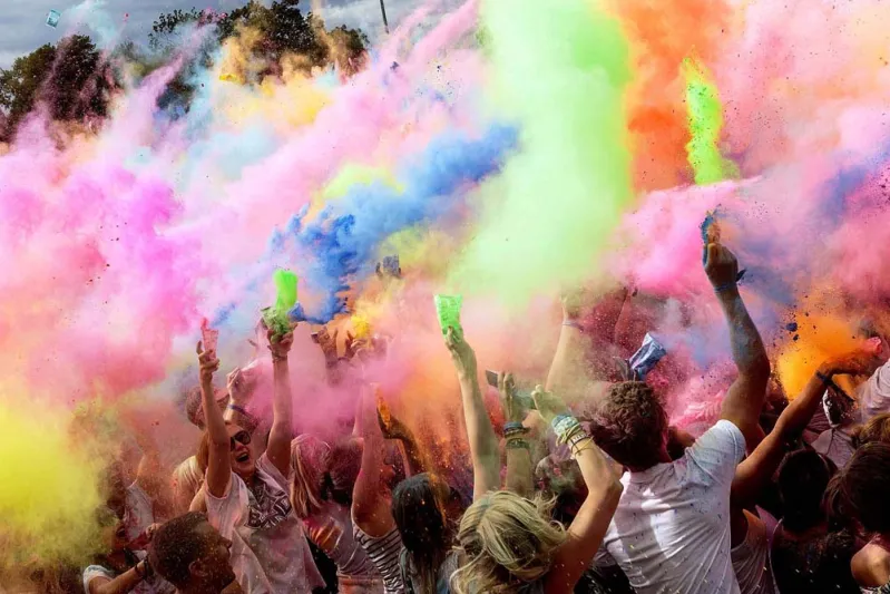 فيديو| كيف تتلاعب الإعلانات بعقولنا ؟ 