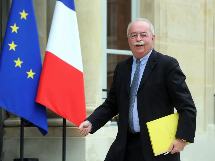 حوادث طائرات راح ضحيتها حكام ومشاهير