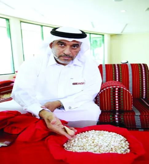 كيف وثق رجل الأعمال مصطفى الفردان مهنة الغوص في بيته !