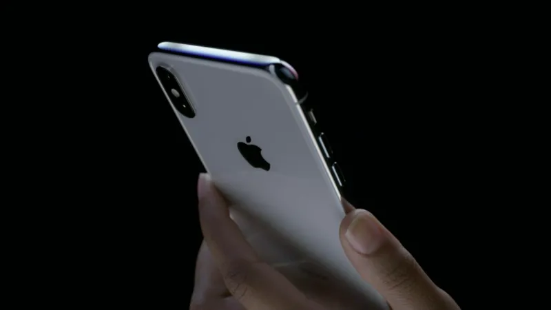 ما هي توقعات المحللين لهواتف آيفون في 2018 ؟