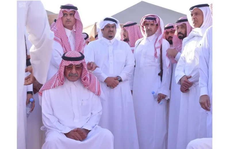 الأميران أحمد ومقرن بن عبدالعزيز يؤديان صلاة الميت على نائب أمير عسير ومرافقيه