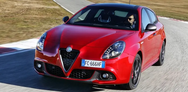 ألفا روميو جيوليتا 2017 توصيف رياضي أكثر جرأة لسيارة عائلية